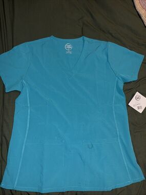 Divine Stretch Women's Teal Scrub Top Size Medium New with Tags